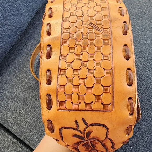 Sold - Picture 5 of 9